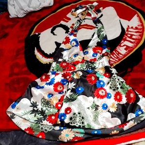 Is floral print halter top